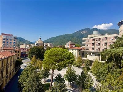 appartamento in vendita a Carrara in zona Centro Città
