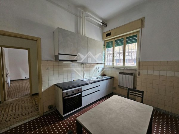 appartamento in vendita a Carrara in zona Avenza