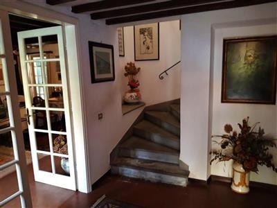 casa indipendente in vendita a Carrara