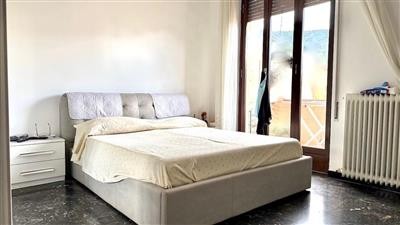 appartamento in vendita a Carrara in zona Centro Città