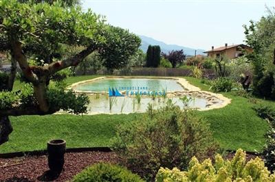 casa indipendente in vendita a Carrara