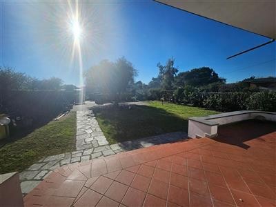 casa indipendente in vendita a Carrara in zona Centro Città