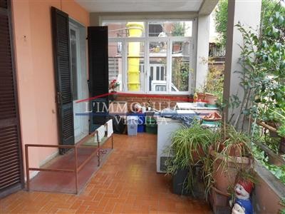 casa indipendente in vendita a Carrara