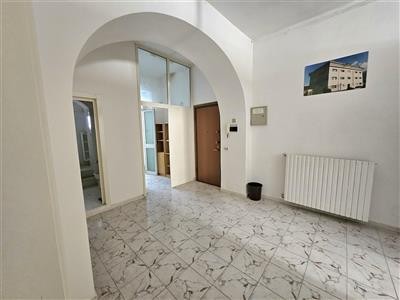 appartamento in vendita a Carrara in zona Centro Città