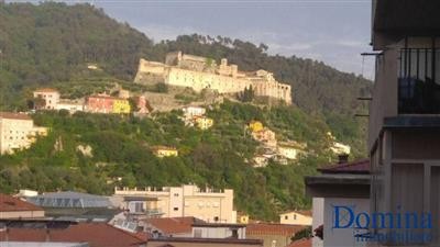 appartamento in vendita a Carrara in zona Centro Città