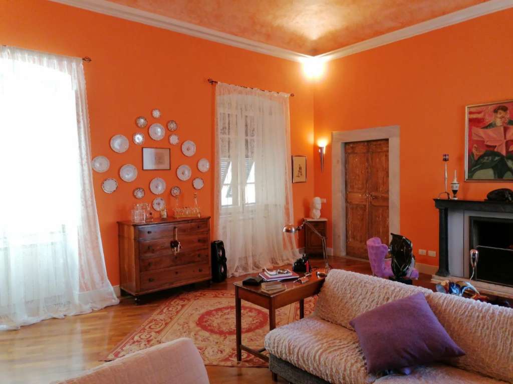 appartamento in vendita a Carrara in zona Centro Città