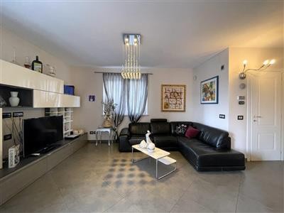 casa indipendente in vendita a Carrara