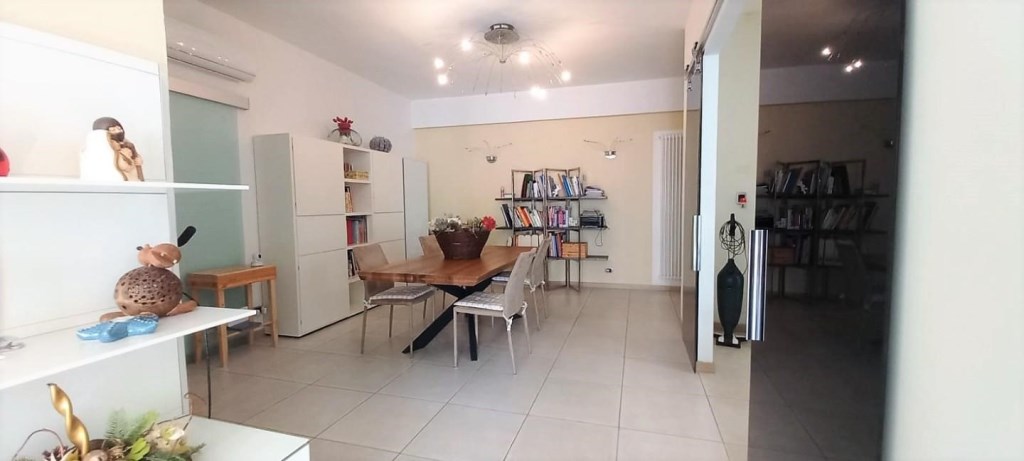 appartamento in vendita a Carrara in zona Marina di Carrara
