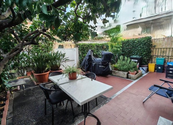 casa indipendente in vendita a Carrara in zona Marina di Carrara