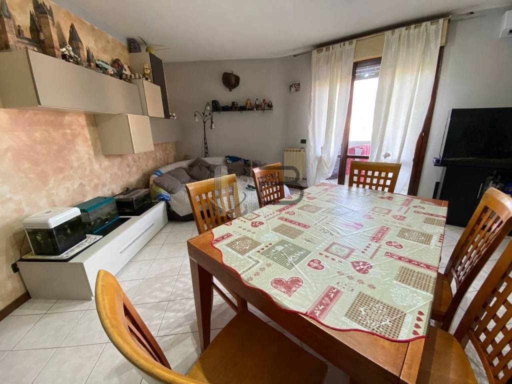 appartamento in vendita a Carrara in zona Avenza