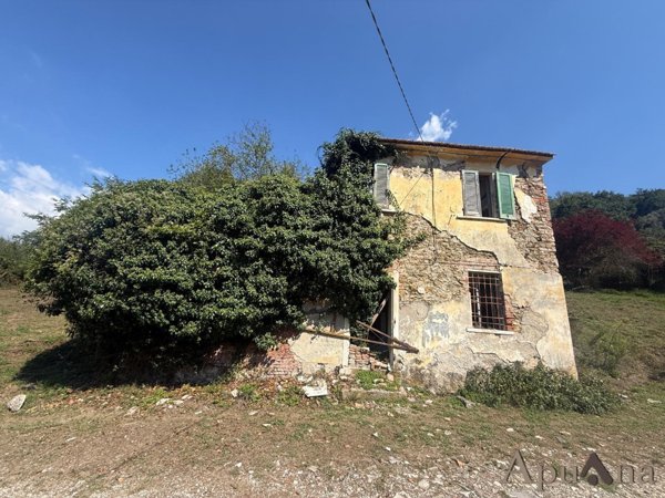 casa indipendente in vendita a Carrara in zona Bonascola