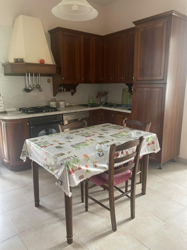 casa indipendente in vendita a Carrara in zona Gildona