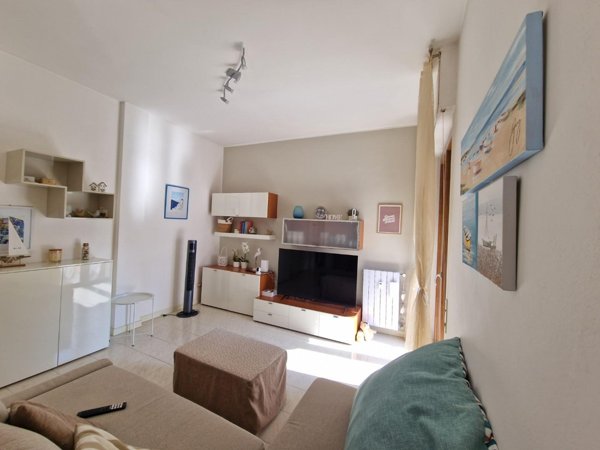 appartamento in vendita a Carrara in zona Marina di Carrara