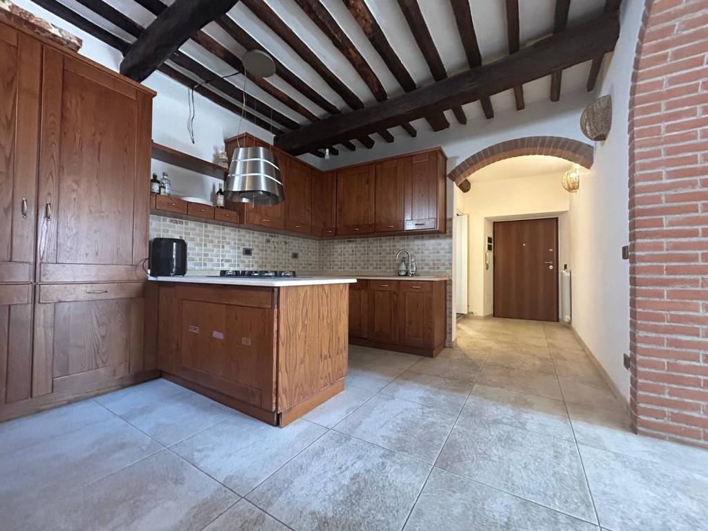 appartamento in vendita a Carrara in zona Centro Città