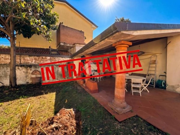 casa indipendente in vendita a Carrara in zona Marina di Carrara