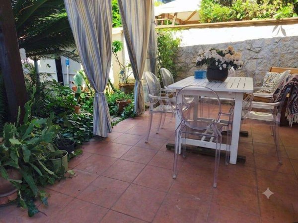 casa indipendente in vendita a Carrara in zona Avenza