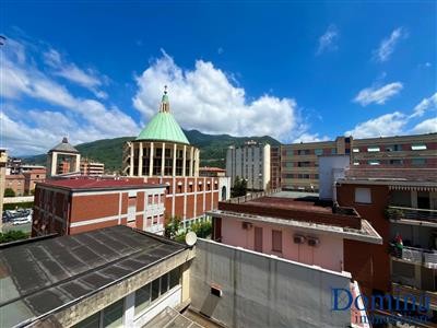 appartamento in vendita a Carrara in zona Centro Città