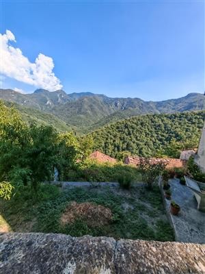casa indipendente in vendita a Carrara