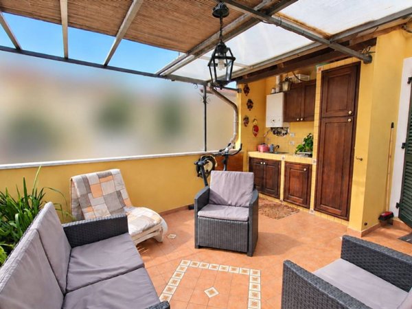 appartamento in vendita a Carrara in zona Avenza