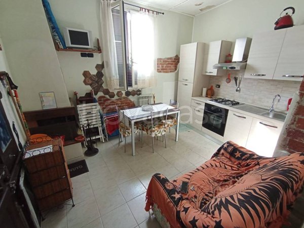 casa indipendente in vendita a Carrara in zona Fossola