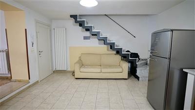 casa indipendente in vendita a Carrara