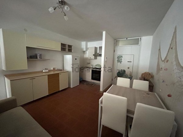 appartamento in vendita a Carrara in zona Marina di Carrara