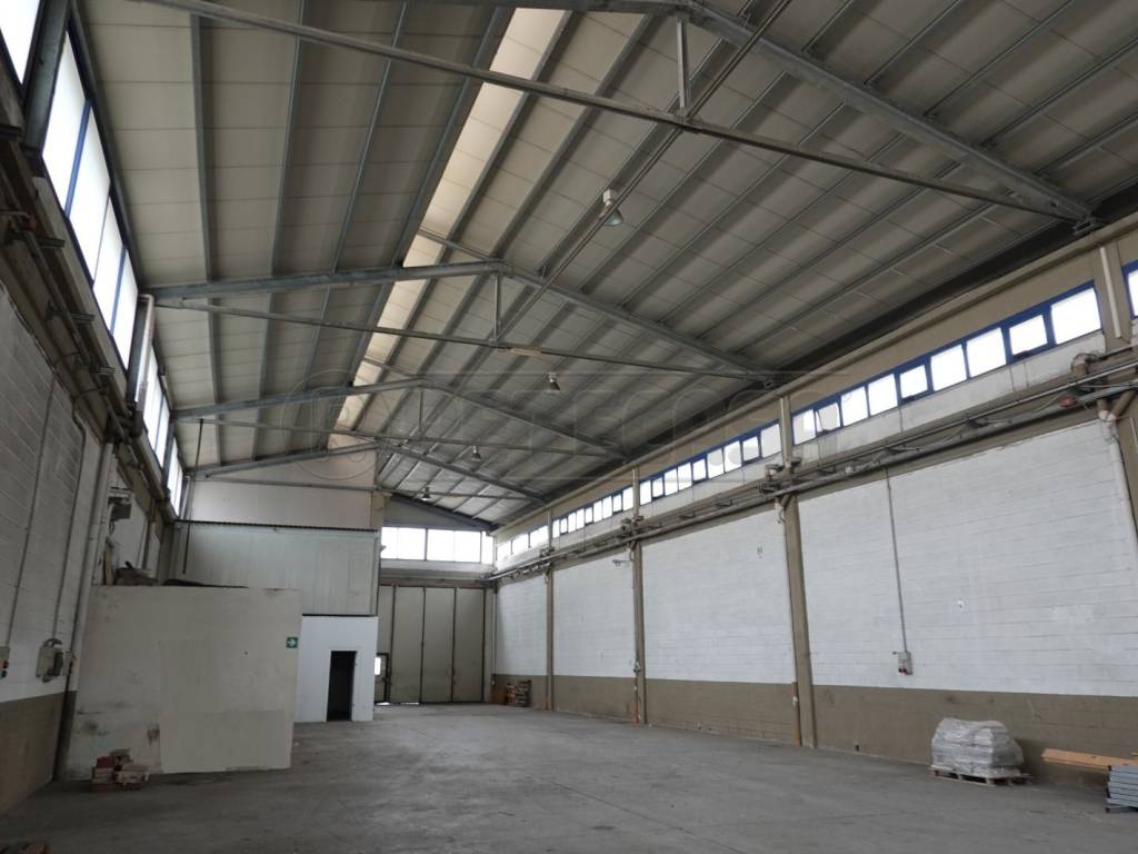 negozio in vendita a Carrara in zona Nazzano