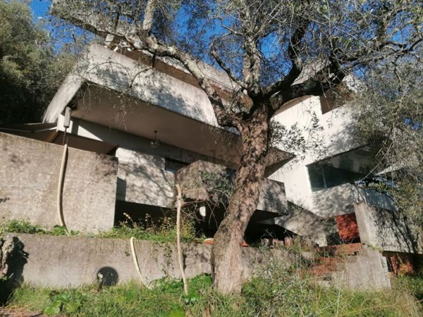 casa indipendente in vendita a Carrara in zona Marasio