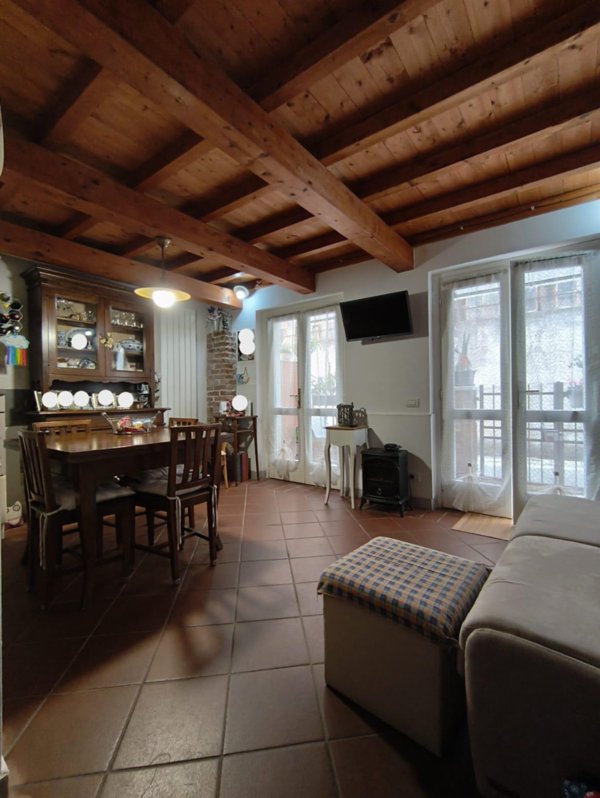 casa semindipendente in vendita a Carrara in zona Centro Città