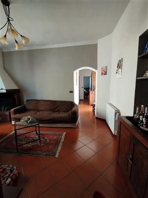 appartamento in vendita a Carrara in zona Avenza