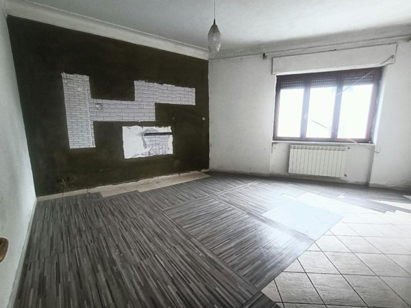 casa semindipendente in vendita a Carrara in zona Avenza
