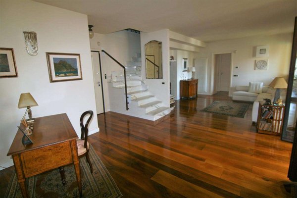 appartamento in vendita a Carrara in zona Avenza