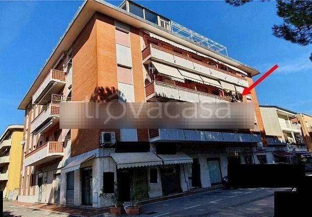 appartamento in vendita a Carrara in zona Marina di Carrara