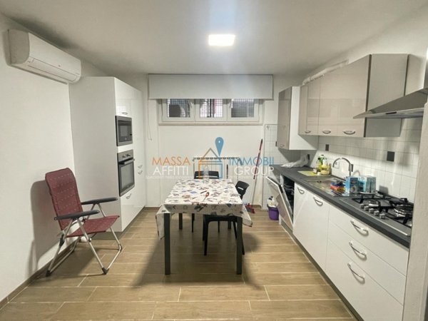 appartamento in vendita a Carrara in zona Nazzano