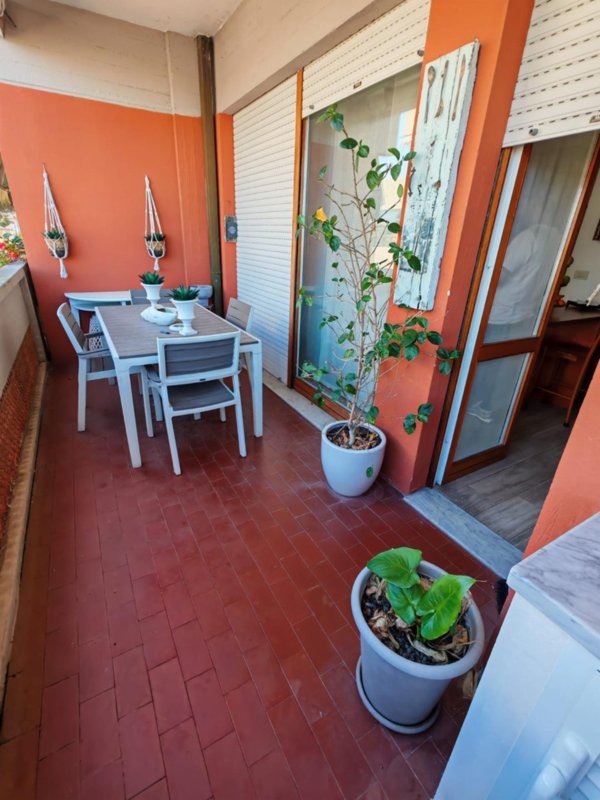 appartamento in vendita a Carrara in zona Marina di Carrara