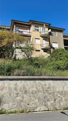 casa indipendente in vendita a Carrara
