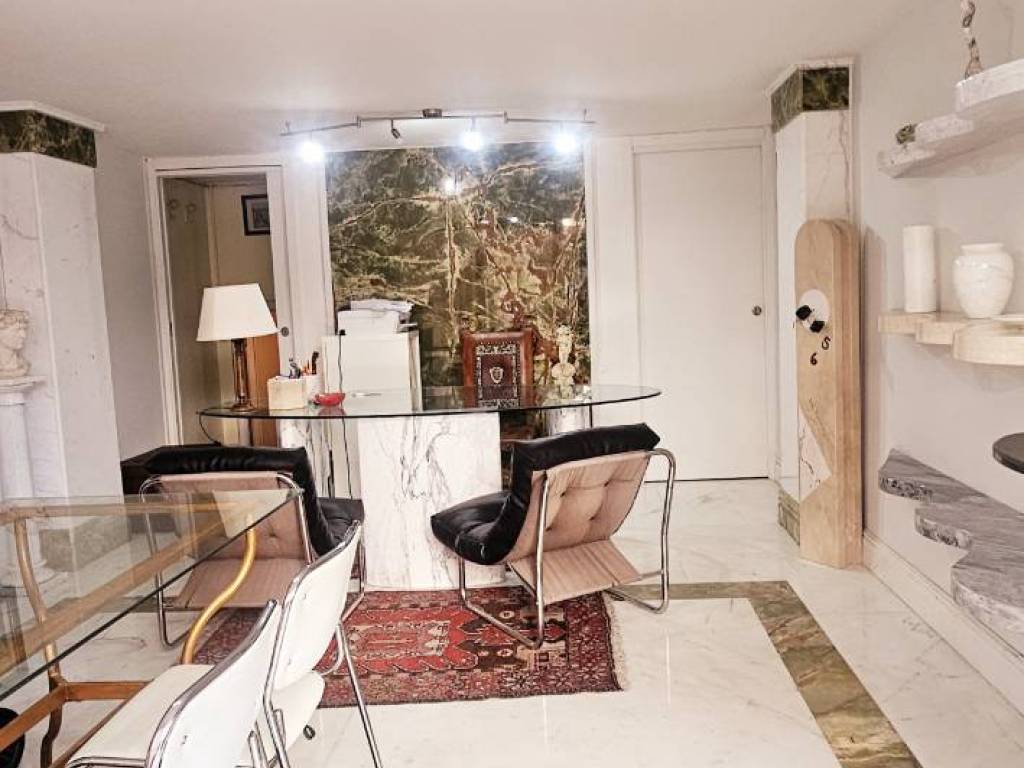 intera palazzina in vendita a Carrara in zona Marina di Carrara