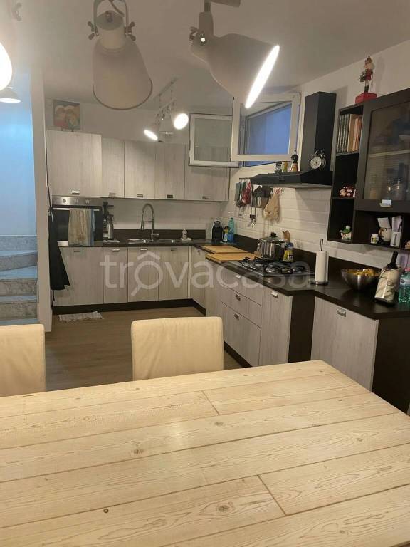 casa indipendente in vendita a Carrara in zona Bonascola