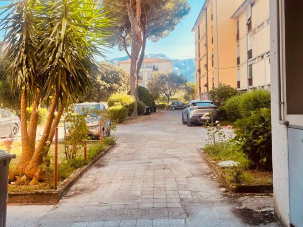 appartamento in vendita a Carrara in zona Sant'Antonio