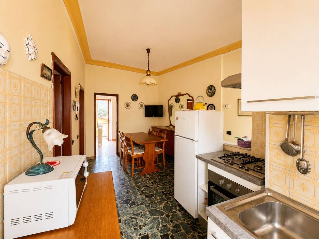 casa indipendente in vendita a Carrara in zona Bonascola