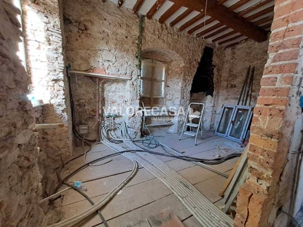 appartamento in vendita a Carrara in zona Centro Città