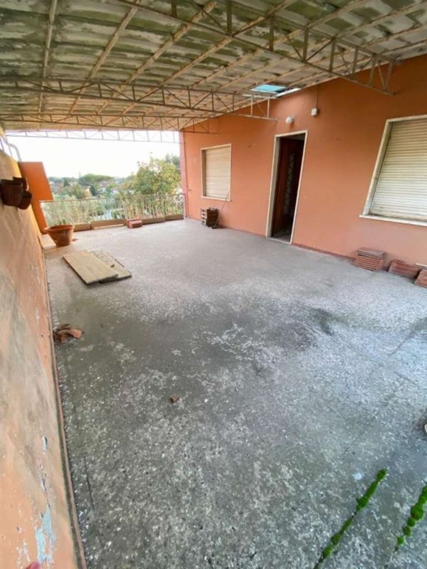 casa indipendente in vendita a Carrara in zona Monteverde