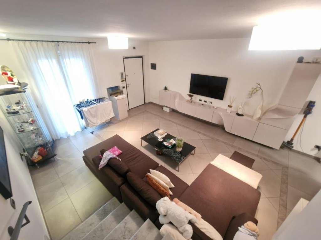 casa indipendente in vendita a Carrara in zona Marasio