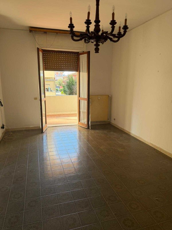 appartamento in vendita a Carrara in zona Marina di Carrara
