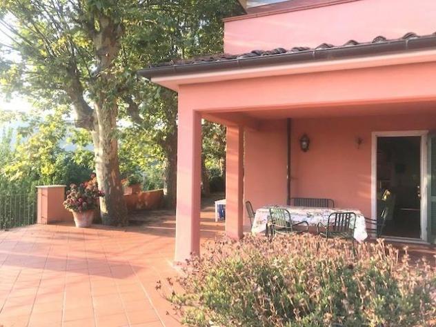 casa indipendente in vendita a Carrara in zona Nazzano