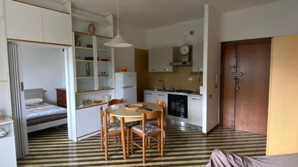 appartamento in vendita a Carrara in zona Marina di Carrara
