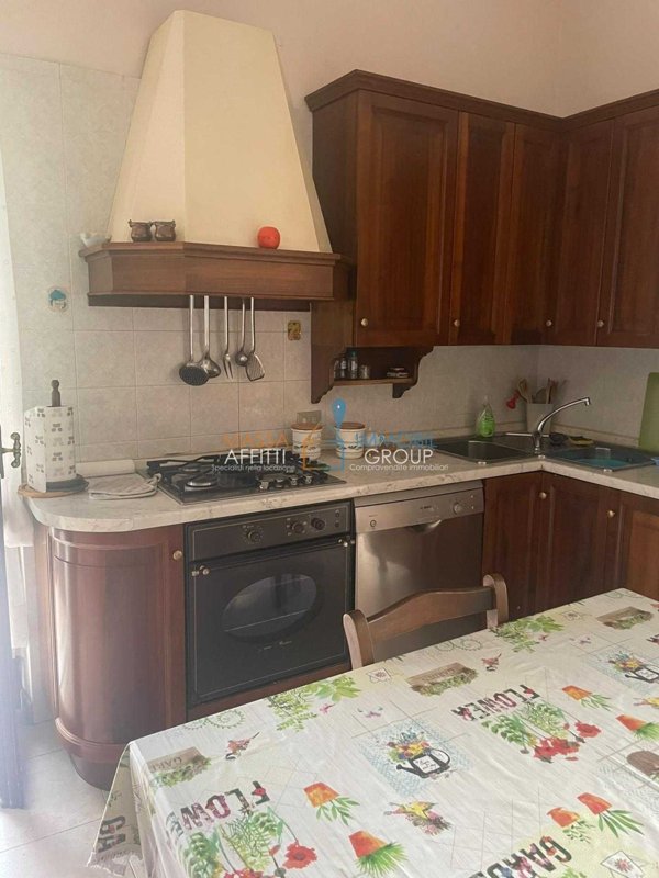 casa indipendente in vendita a Carrara in zona Avenza