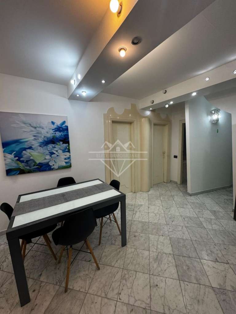 appartamento in vendita a Carrara in zona Centro Città