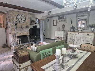 casa indipendente in vendita a Carrara in zona Fossola