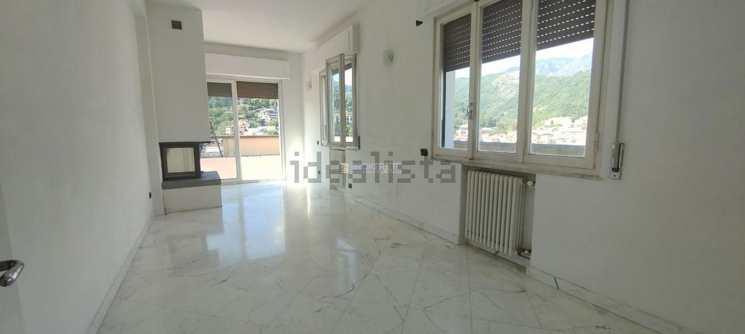 appartamento in vendita a Carrara in zona Centro Città